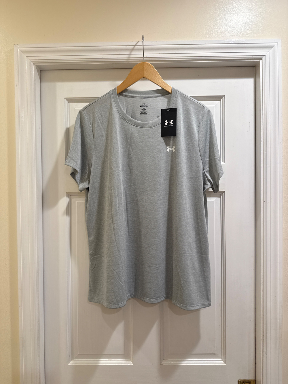 Under Armour Gray Women’s Waffle Knit T-Shirt XL